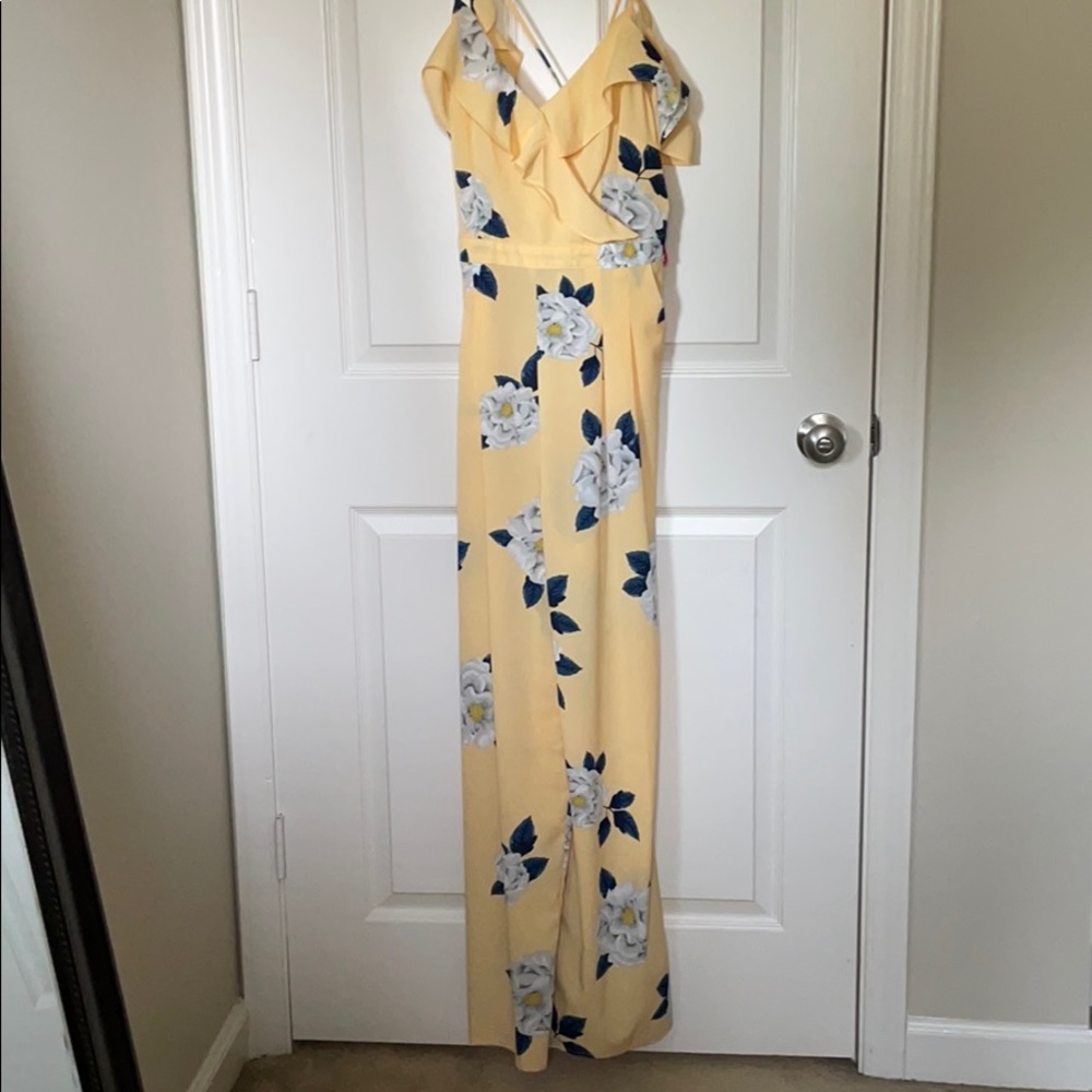 NWT Sleeveless Romper